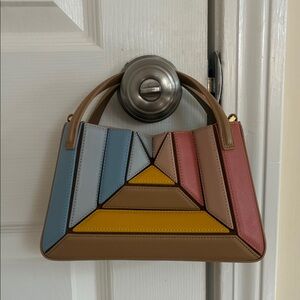 Mlouye Mini Sera: High Quality Structured Leather with Optional Shoulder Strap